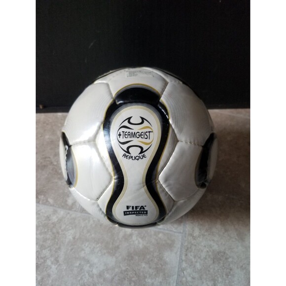 Adidas Germany World Cup 2006 Soccer Ball Size 5 - Picture 2 of 3